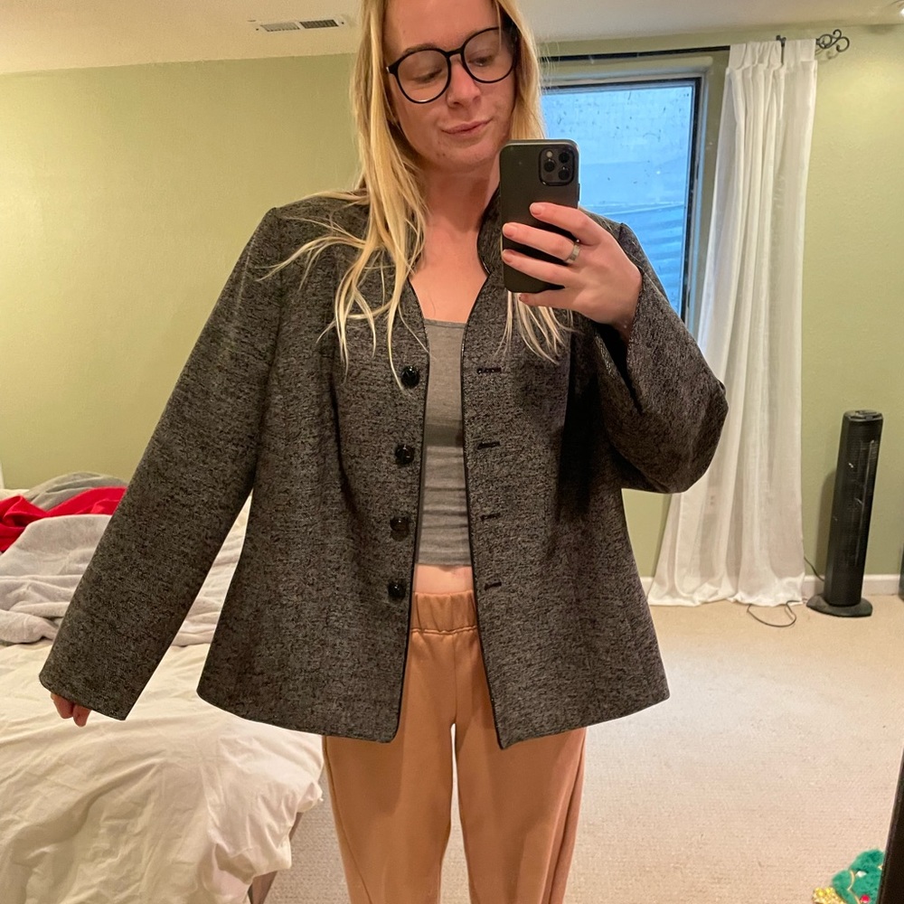 Adorable gray blazer!!!